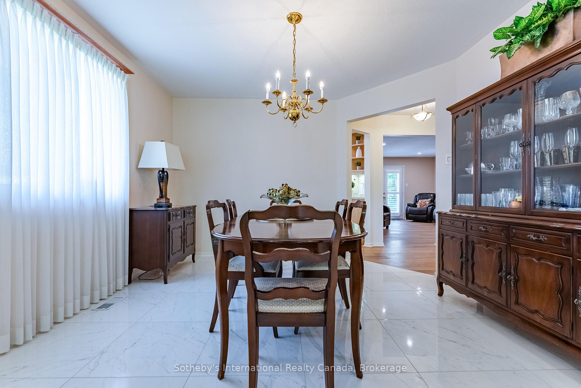 Photo 8 of 141 Springfield Boulevard, Hamilton, Meadowlands — HOMEH