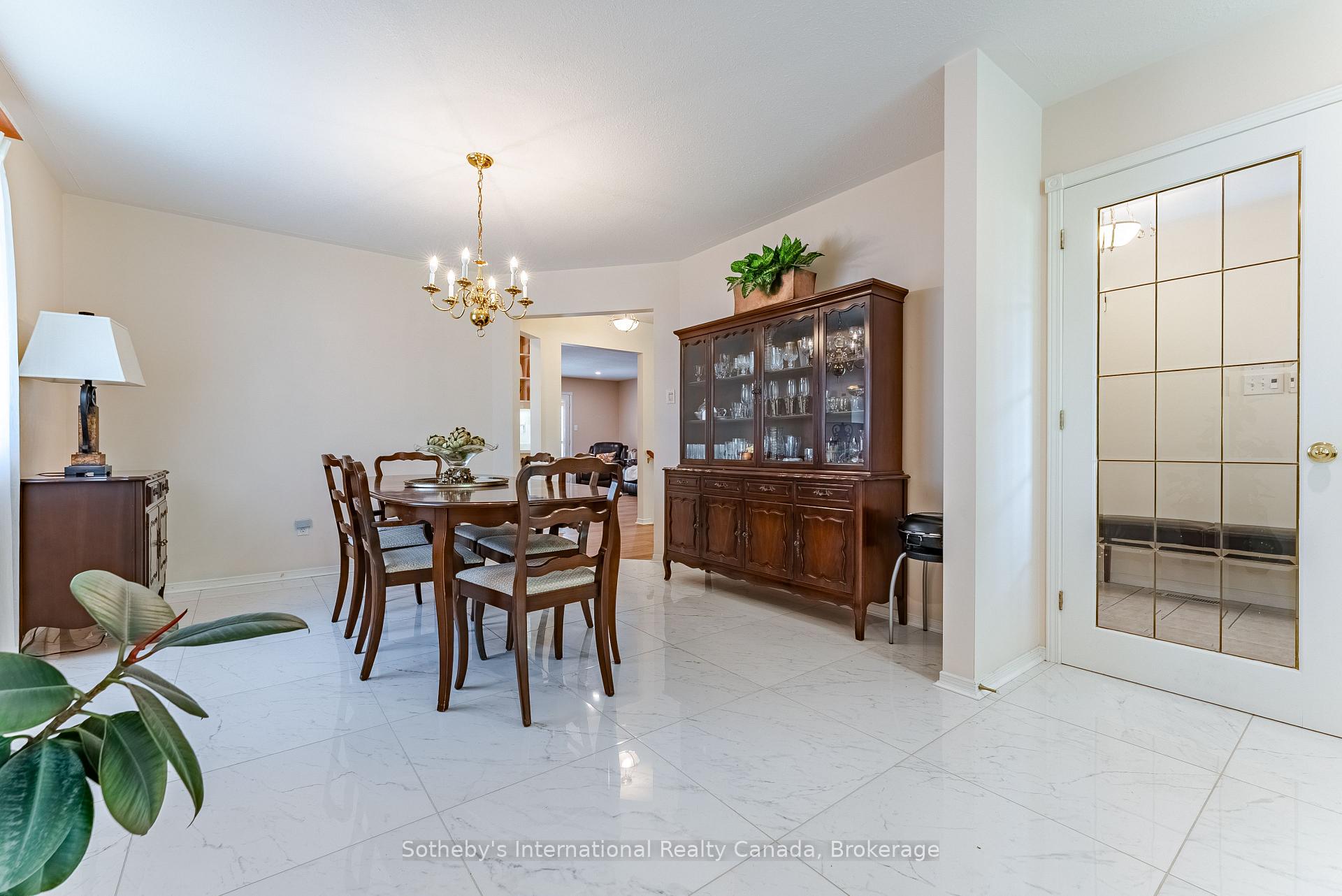 Photo 9 of 141 Springfield Boulevard, Hamilton, Meadowlands — HOMEH
