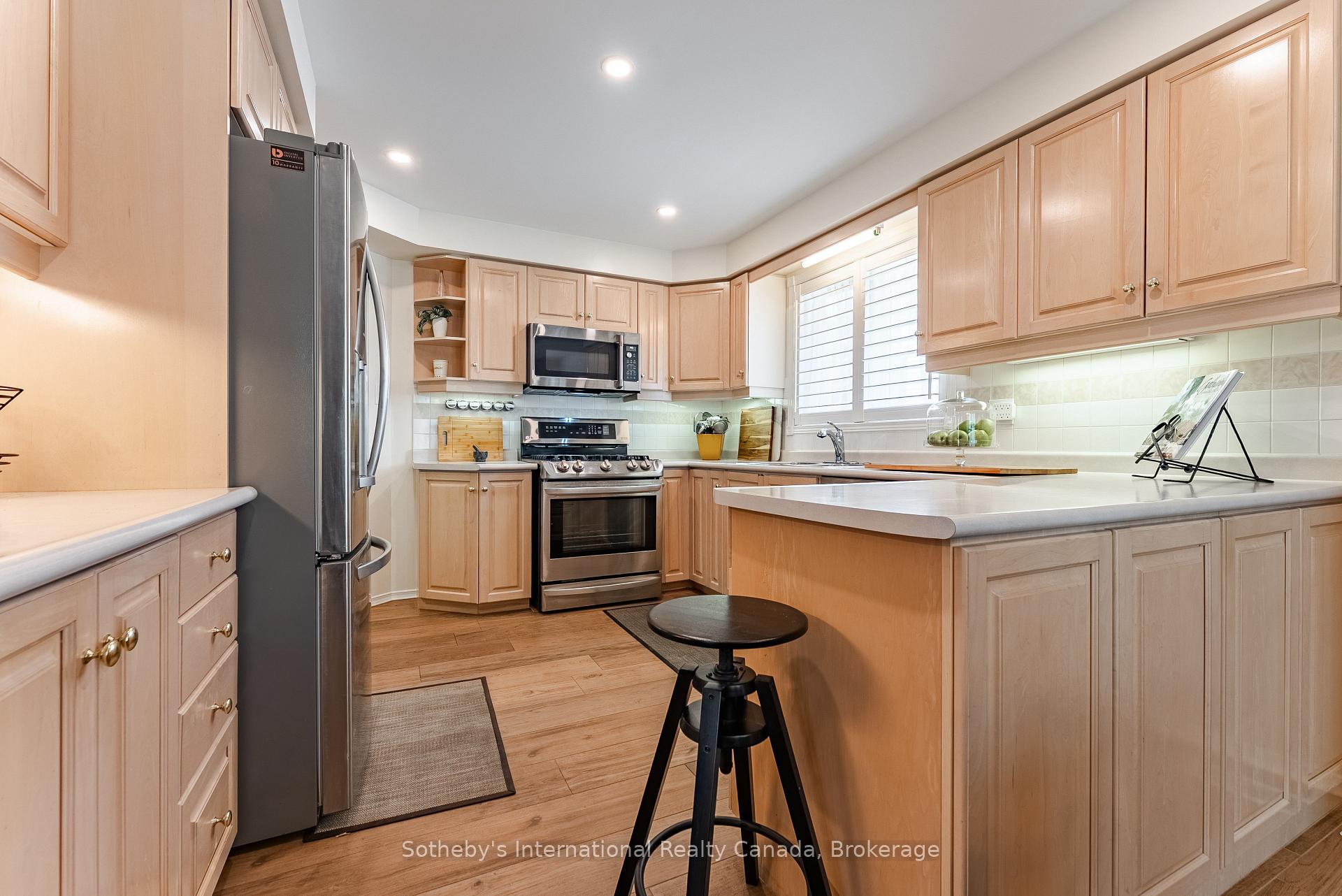 Photo 15 of 141 Springfield Boulevard, Hamilton, Meadowlands — HOMEH