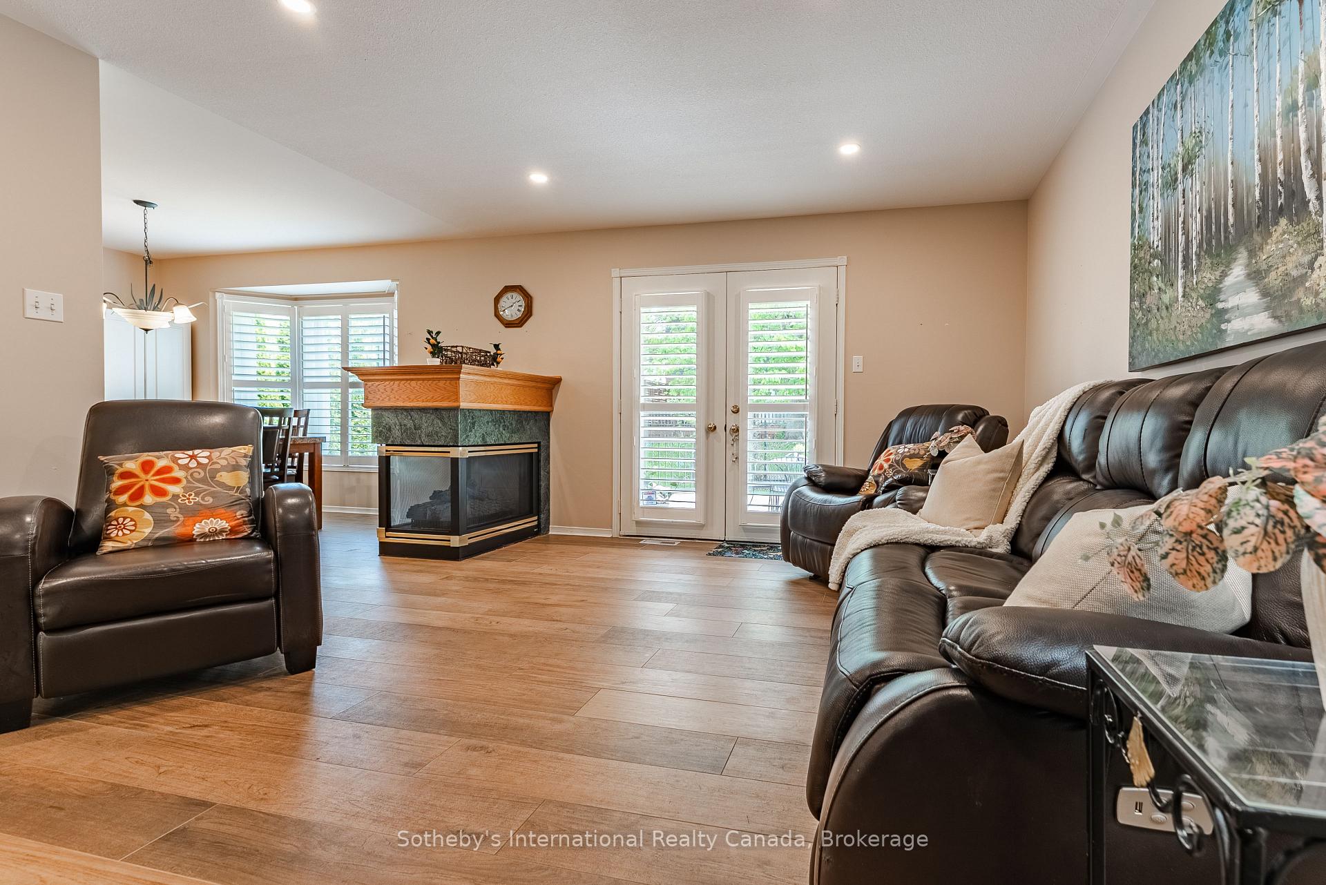 Photo 22 of 141 Springfield Boulevard, Hamilton, Meadowlands — HOMEH