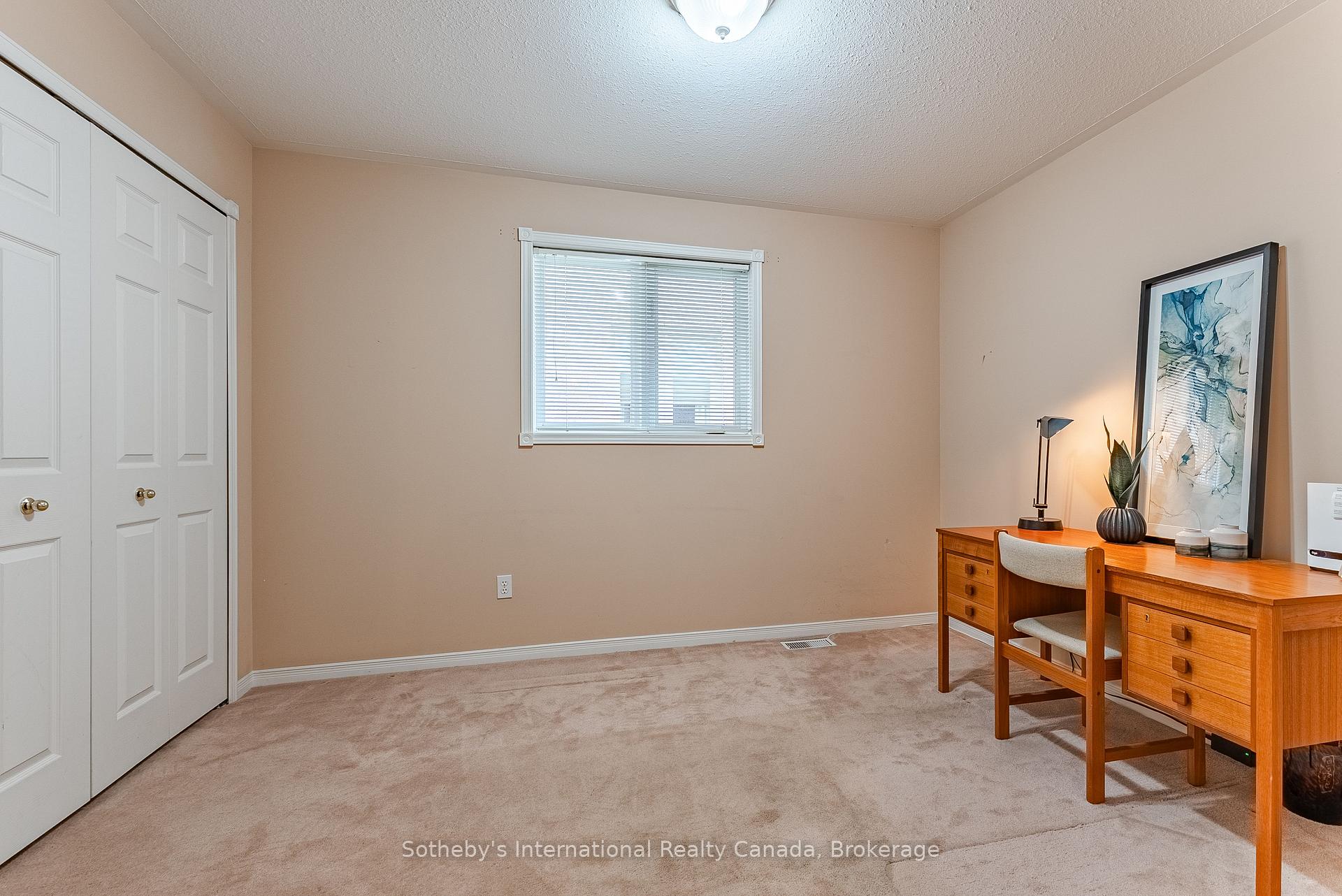 Photo 32 of 141 Springfield Boulevard, Hamilton, Meadowlands — HOMEH