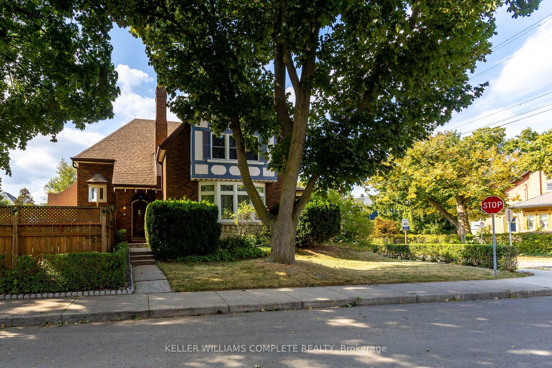 Photo 1 of 52 Balmoral Avenue S, Hamilton, Delta — HOMEH