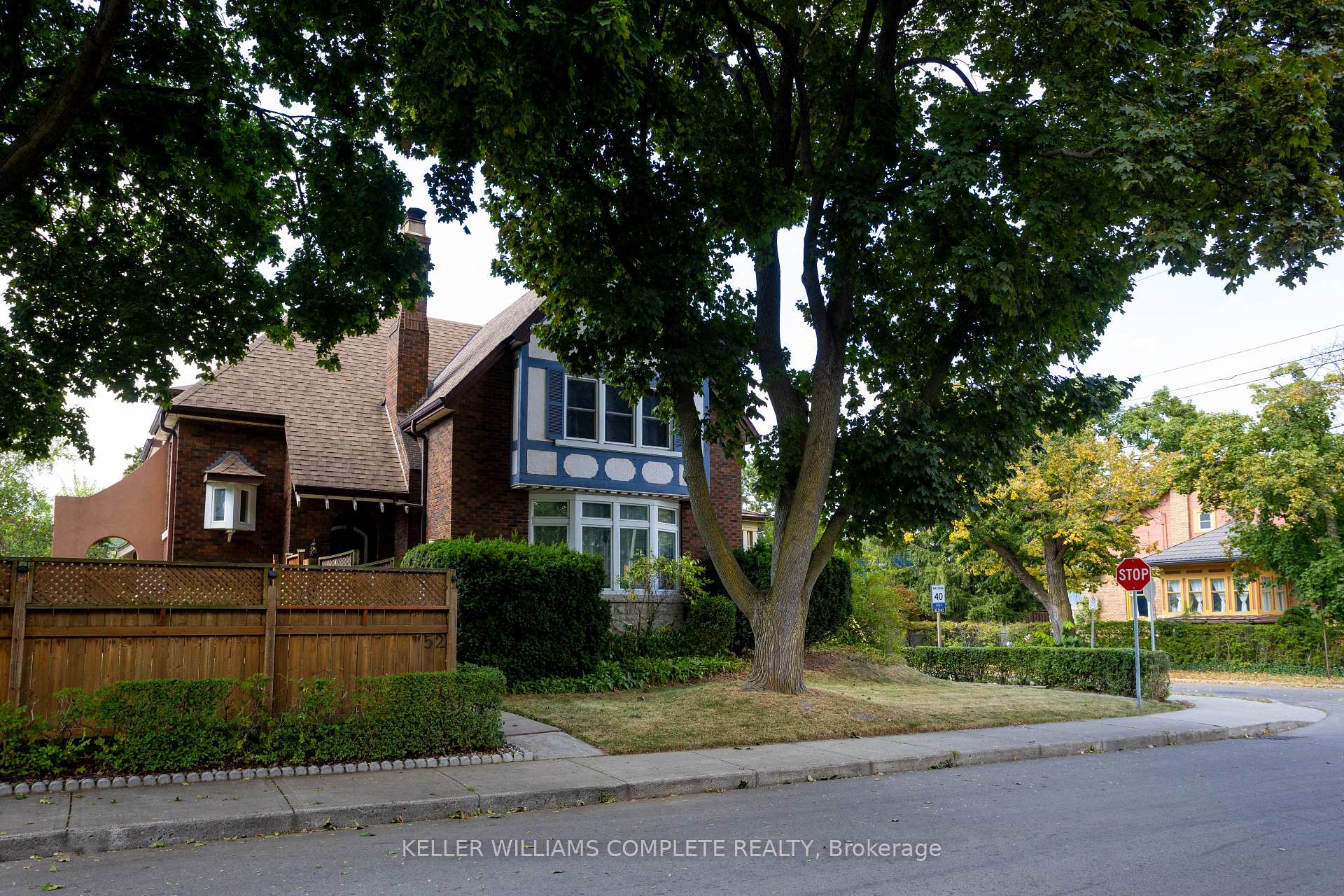 Photo 4 of 52 Balmoral Avenue S, Hamilton, Delta — HOMEH