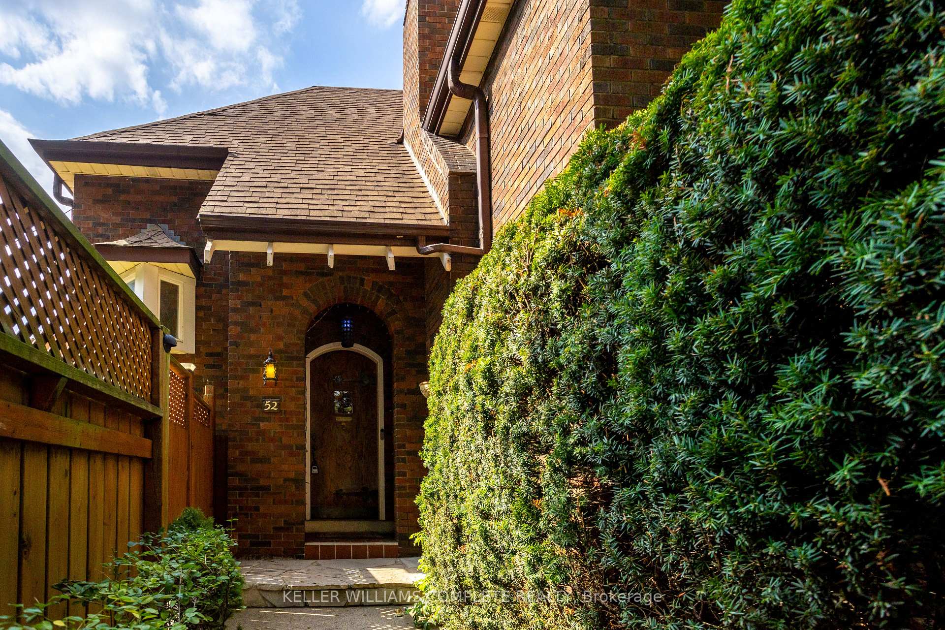 Photo 6 of 52 Balmoral Avenue S, Hamilton, Delta — HOMEH