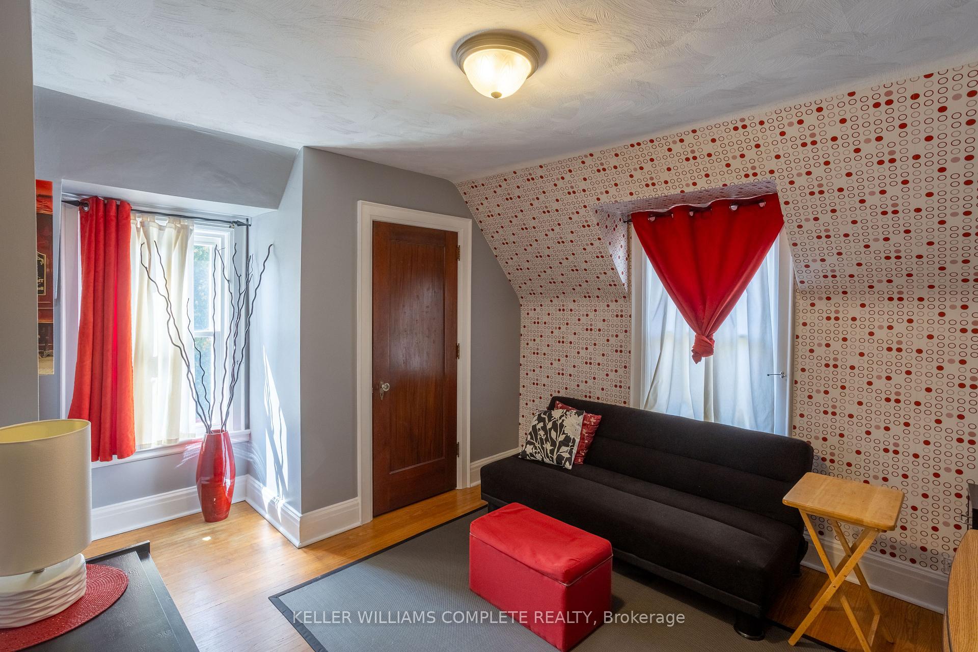 Photo 20 of 52 Balmoral Avenue S, Hamilton, Delta — HOMEH