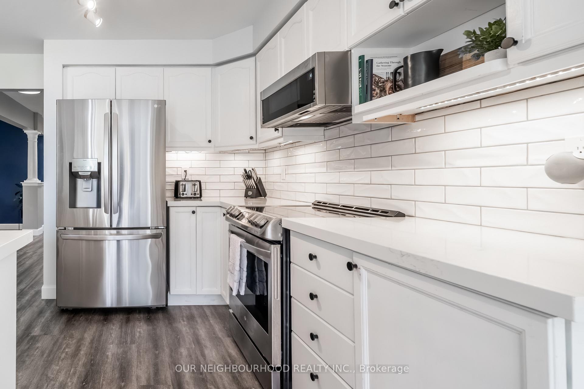 Photo 3 of 1138 Ashgrove Crescent, Oshawa, Pinecrest — HOMEH