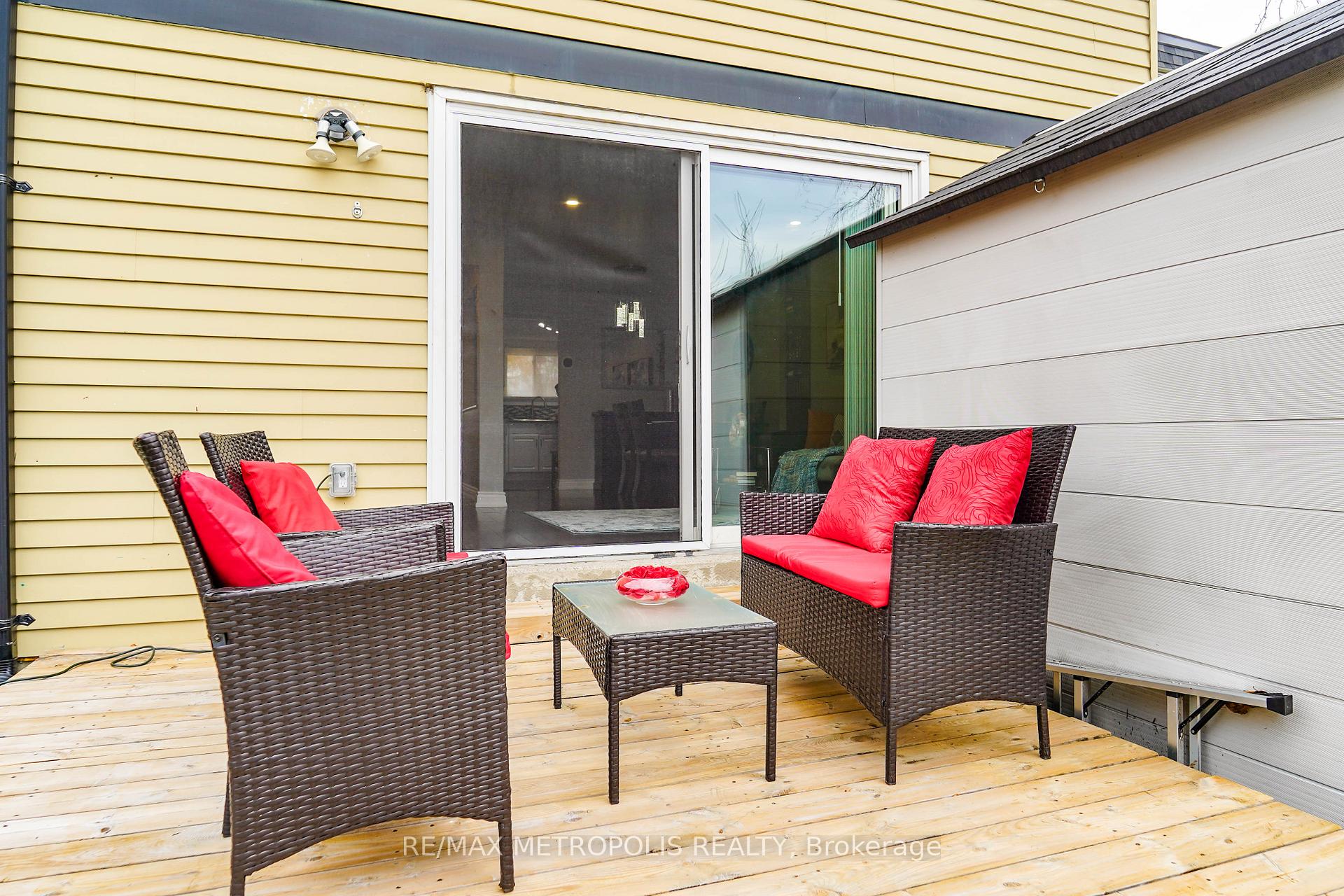 Photo 33 of 638 Galahad Drive, Oshawa, Eastdale — HOMEH