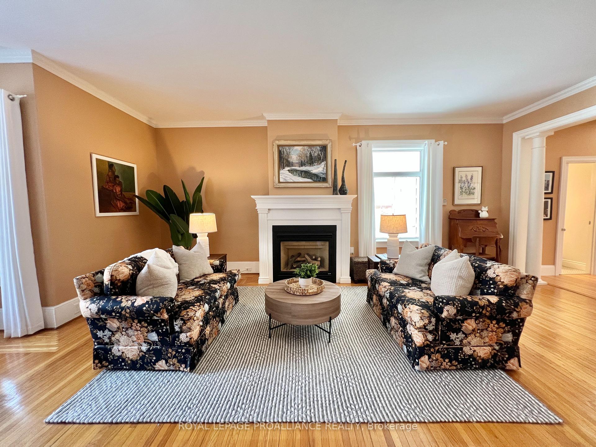 Photo 5 of 190 William Street, Belleville, Belleville Ward — HOMEH