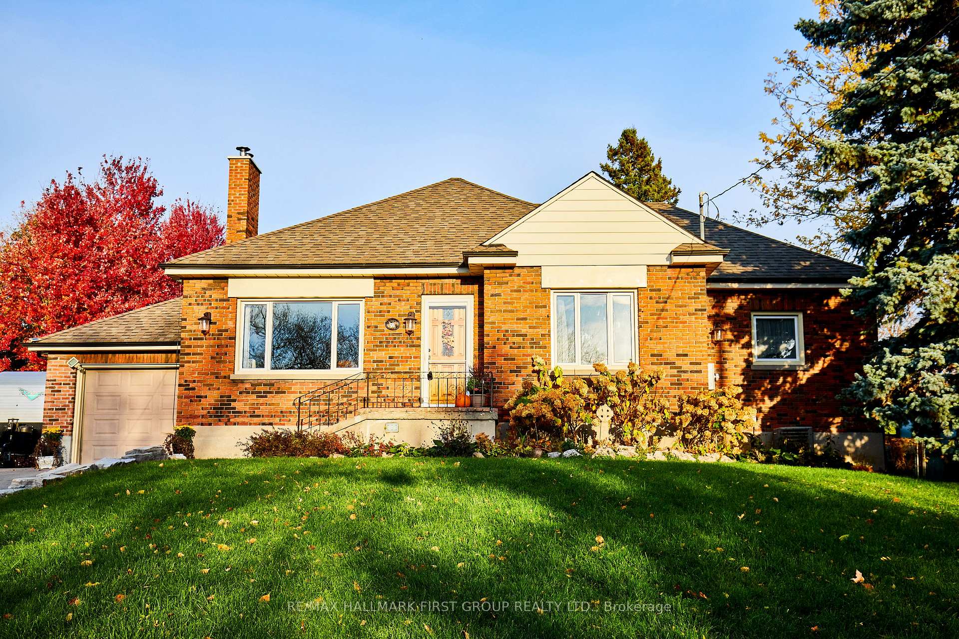 Photo 3 of 91 Riverside Drive S, Oshawa, Donevan — HOMEH