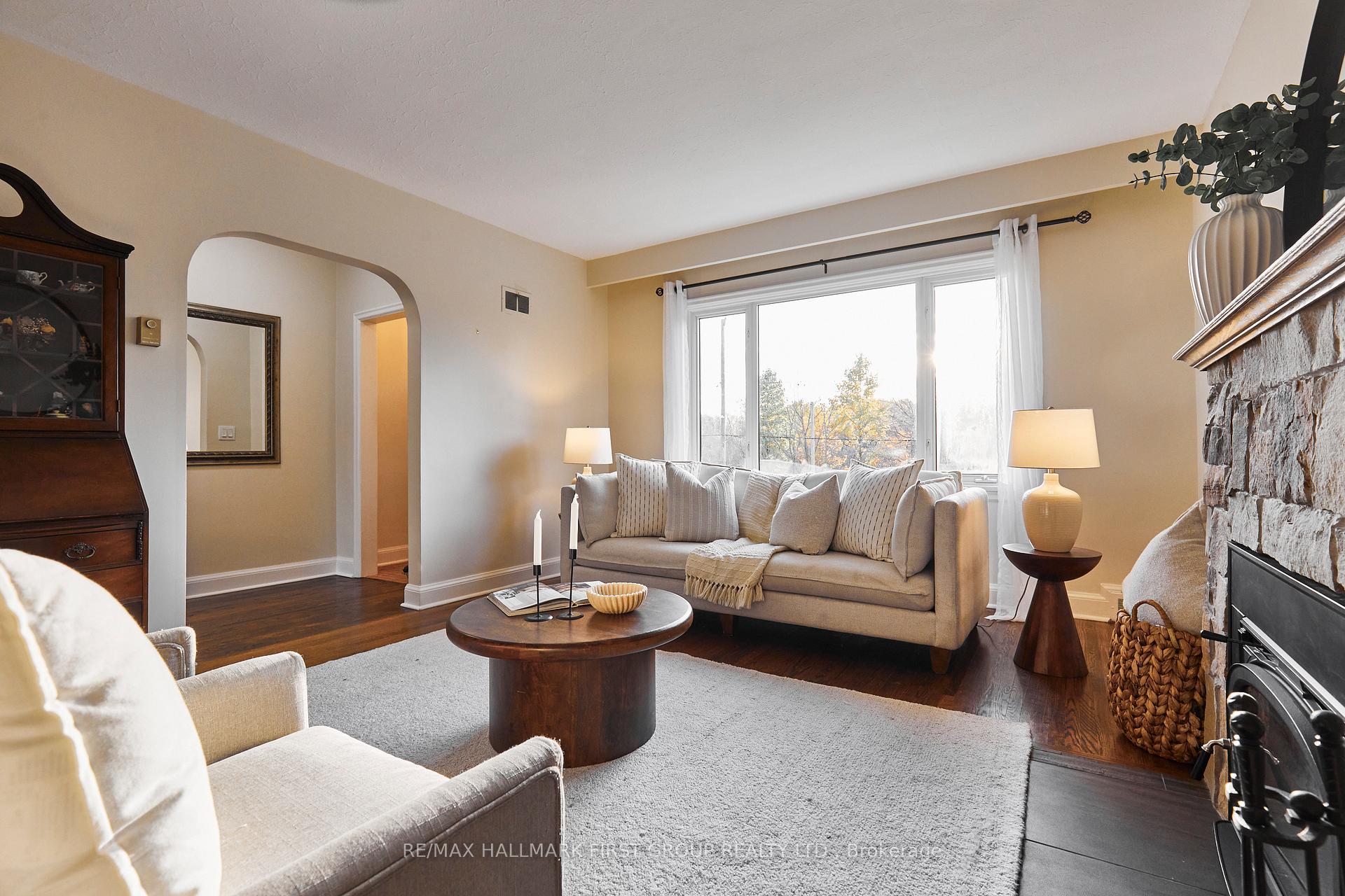 Photo 6 of 91 Riverside Drive S, Oshawa, Donevan — HOMEH