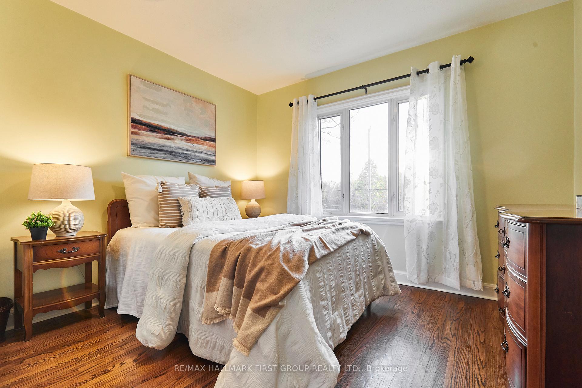 Photo 22 of 91 Riverside Drive S, Oshawa, Donevan — HOMEH