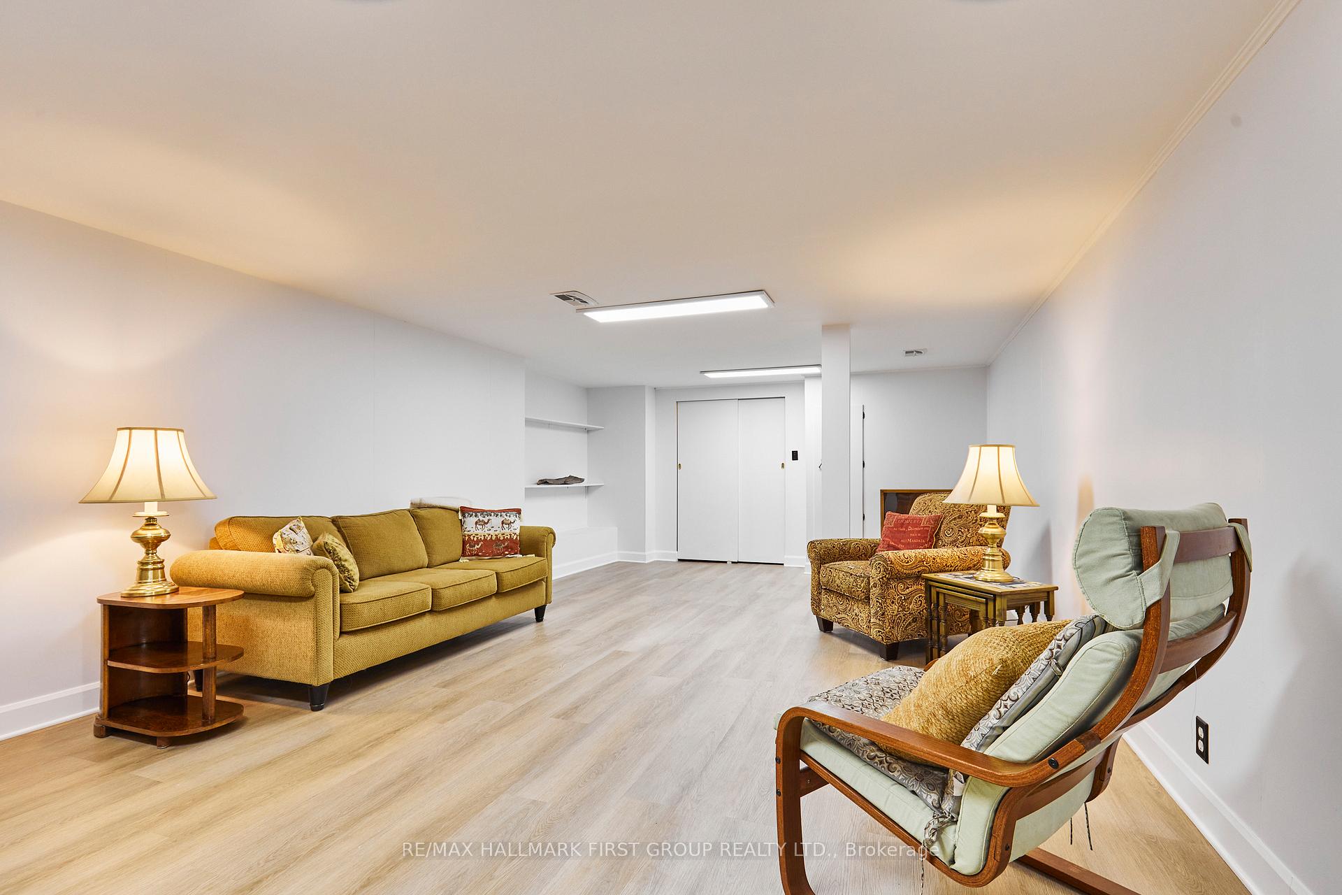 Photo 24 of 91 Riverside Drive S, Oshawa, Donevan — HOMEH