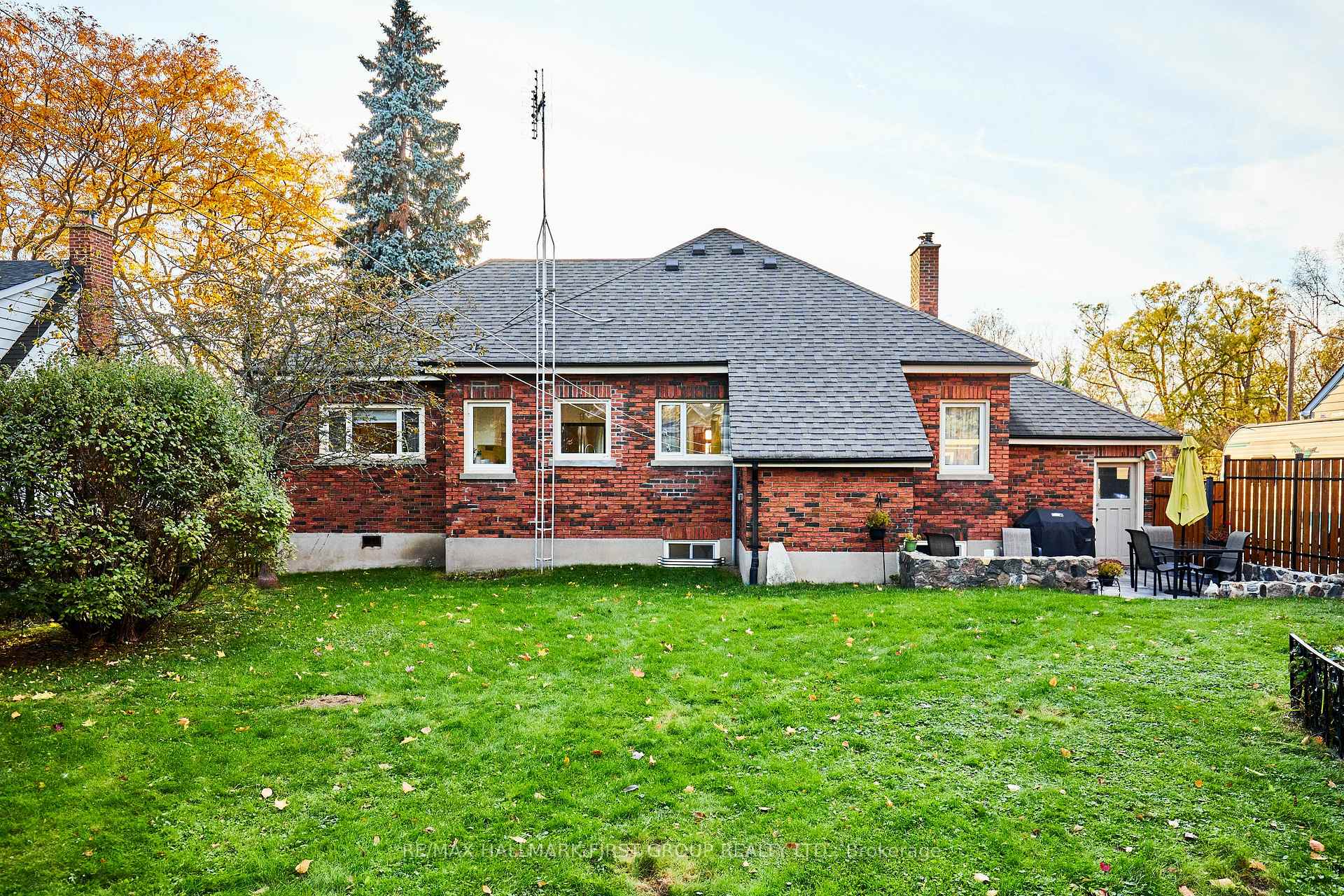 Photo 31 of 91 Riverside Drive S, Oshawa, Donevan — HOMEH