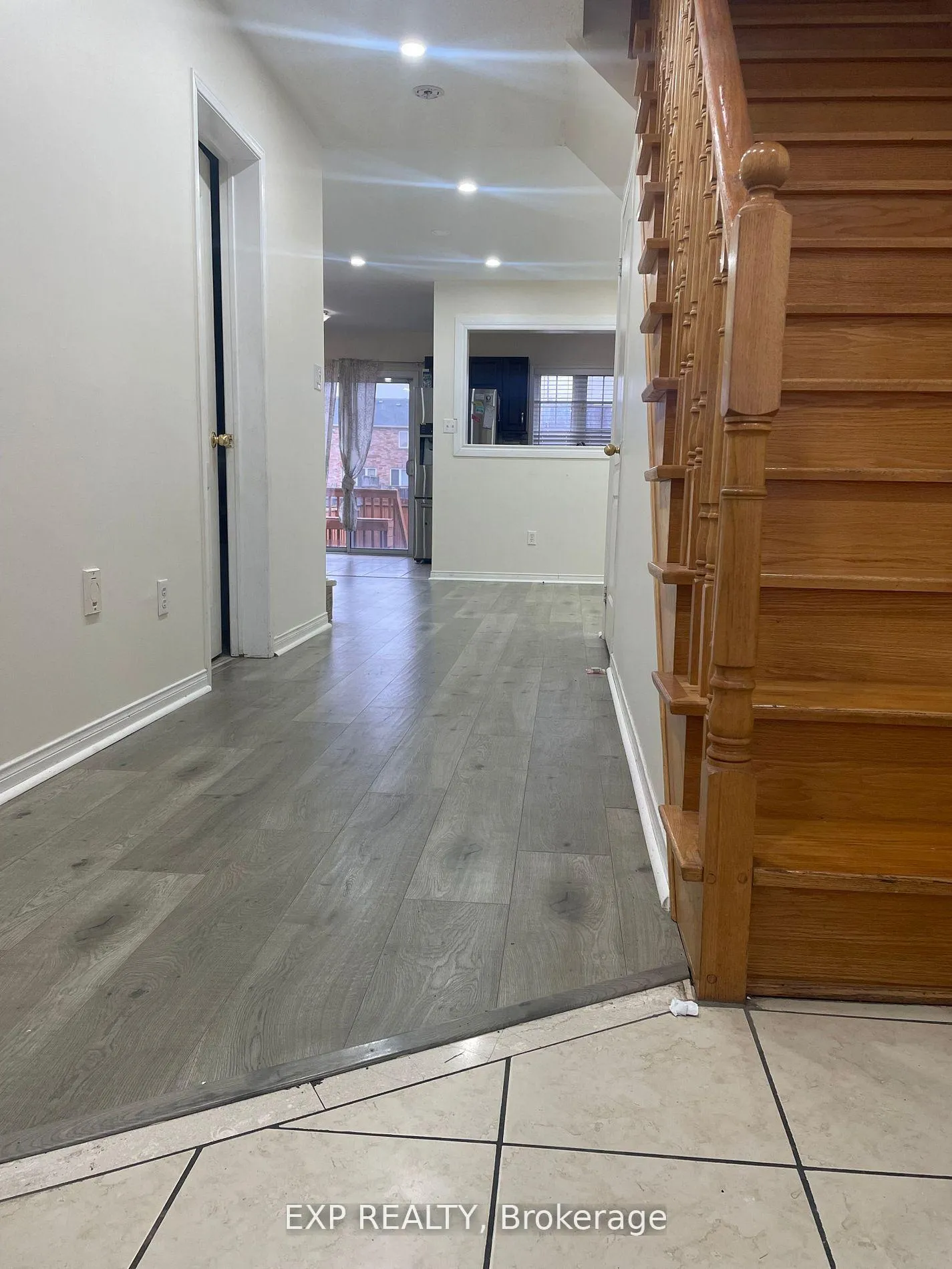 Photo 2 of 28 Wicklow Road, Brampton, Credit Valley — HOMEH