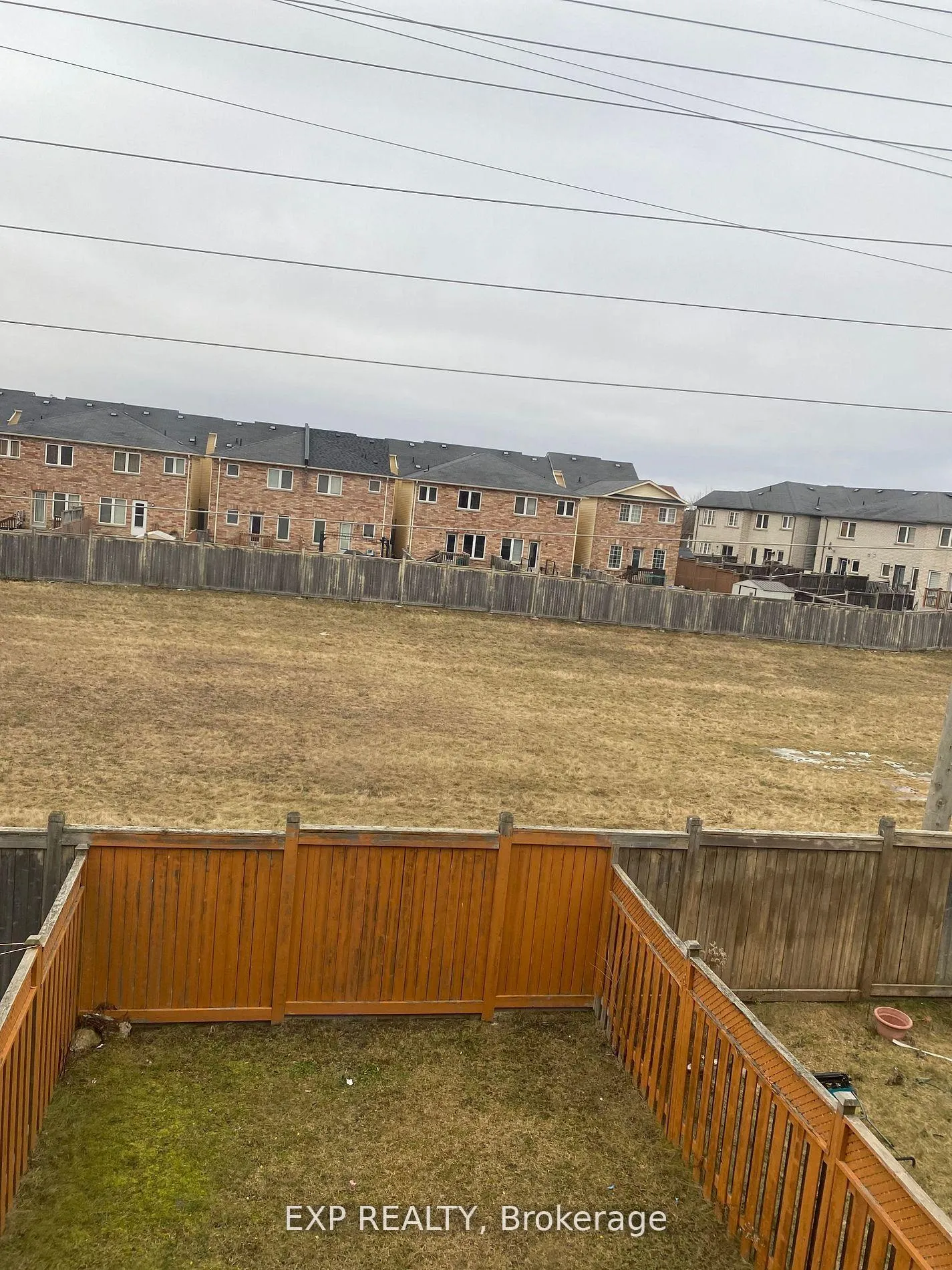 Photo 7 of 28 Wicklow Road, Brampton, Credit Valley — HOMEH