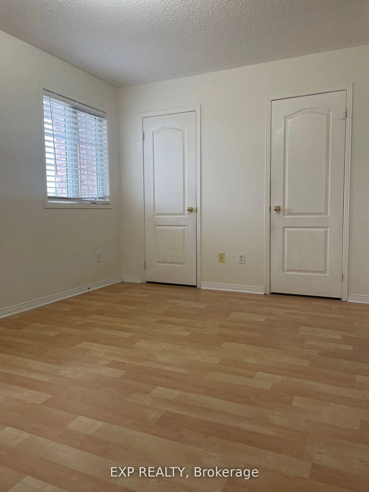 Photo 13 of 28 Wicklow Road, Brampton, Credit Valley — HOMEH