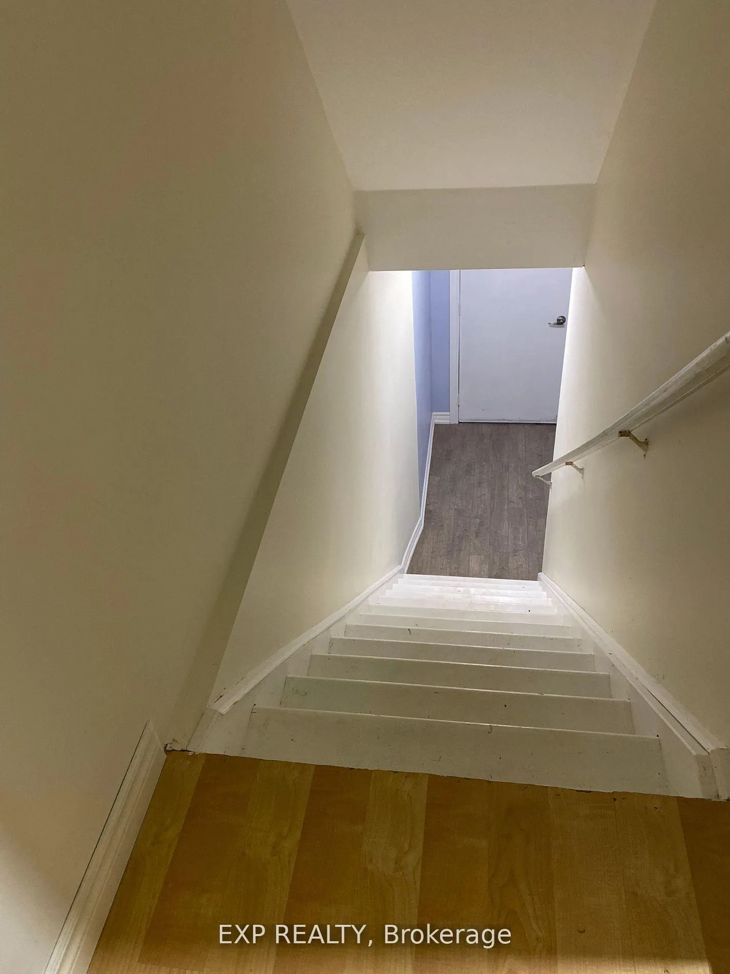 Photo 16 of 28 Wicklow Road, Brampton, Credit Valley — HOMEH