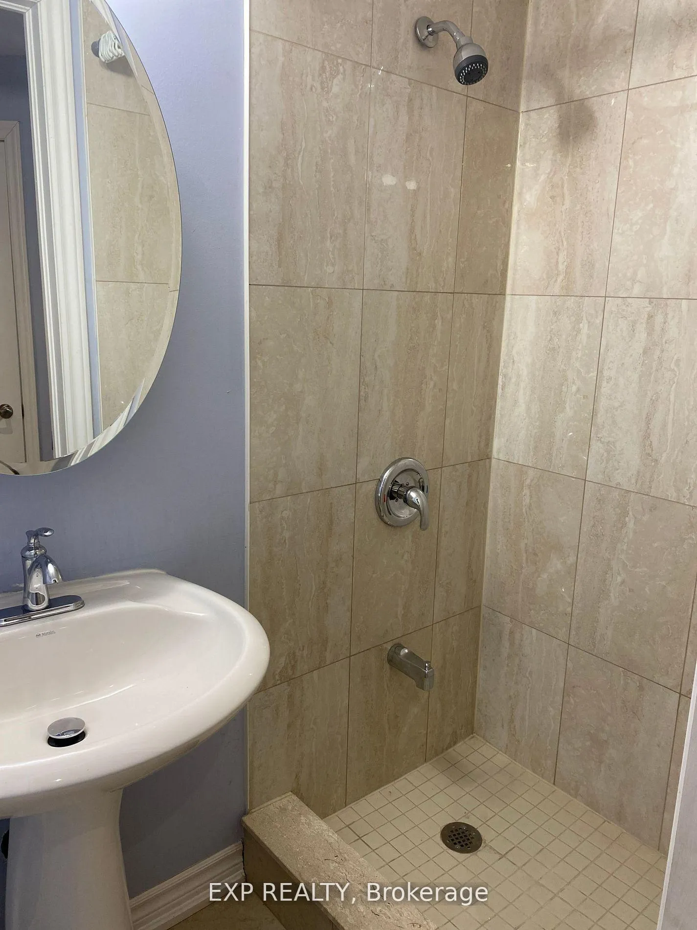 Photo 21 of 28 Wicklow Road, Brampton, Credit Valley — HOMEH