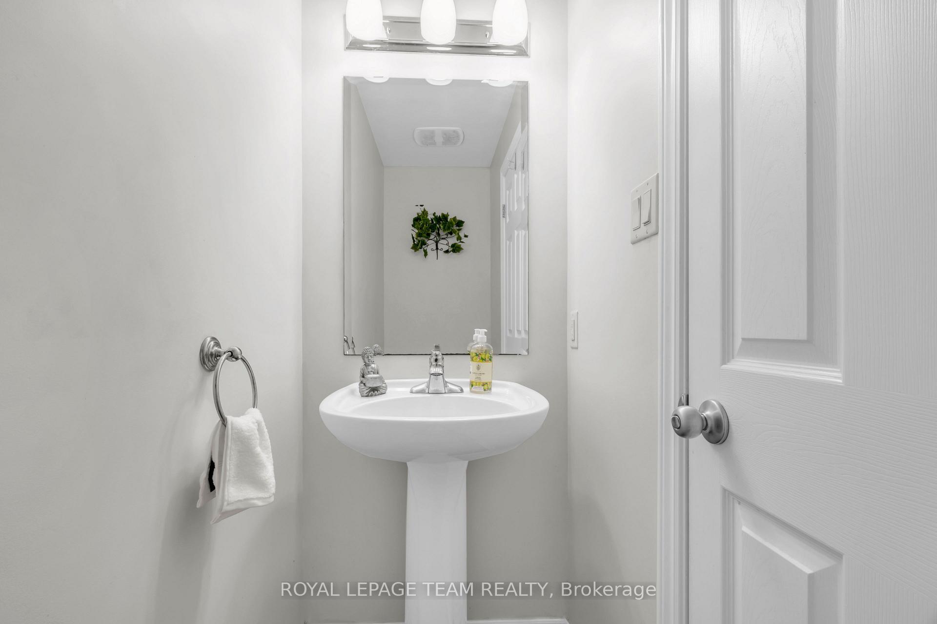 Photo 3 of 718 Paul Metivier Drive, Ottawa, Barrhaven - Strandherd — HOMEH