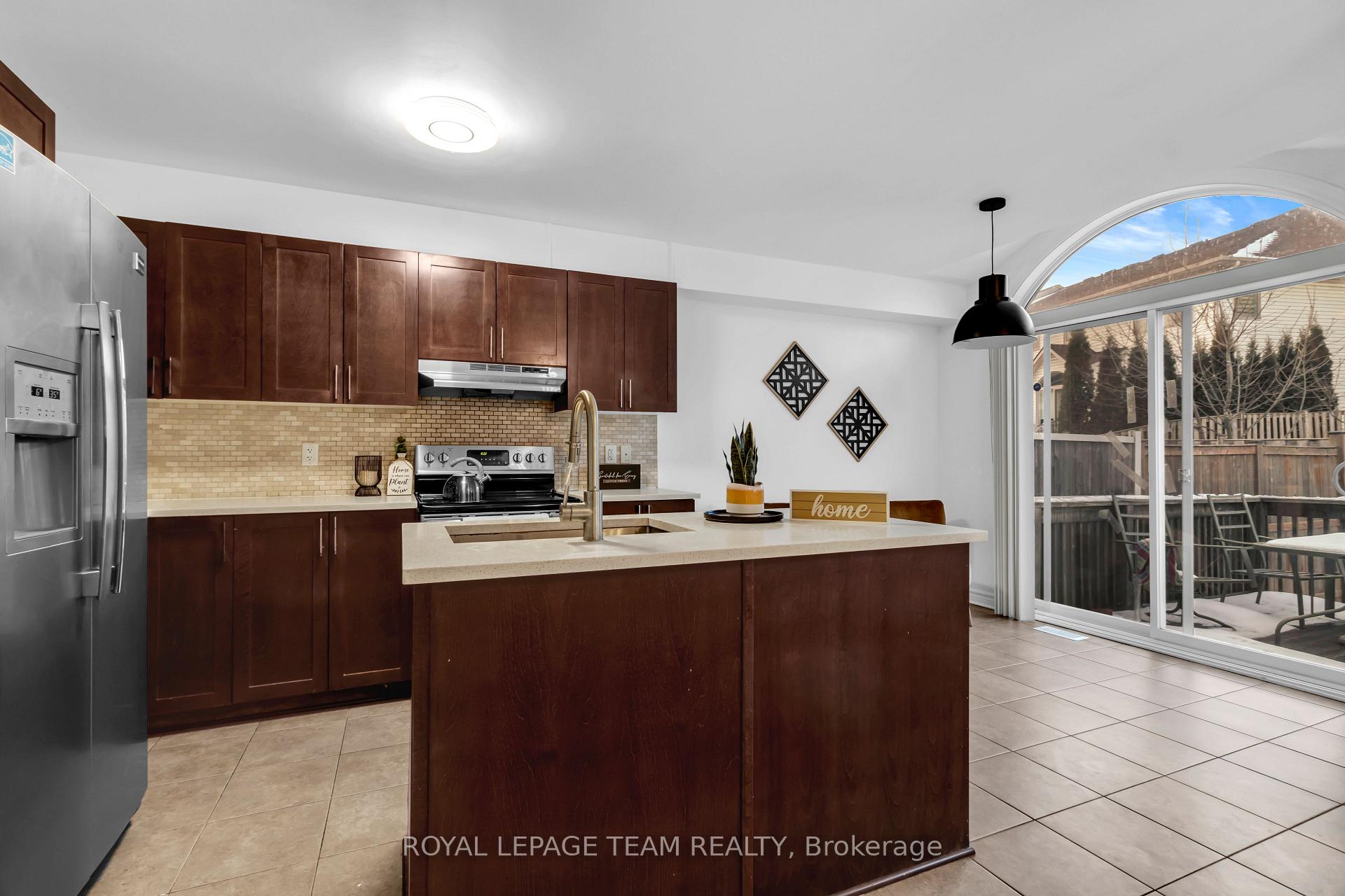 Photo 11 of 718 Paul Metivier Drive, Ottawa, Barrhaven - Strandherd — HOMEH