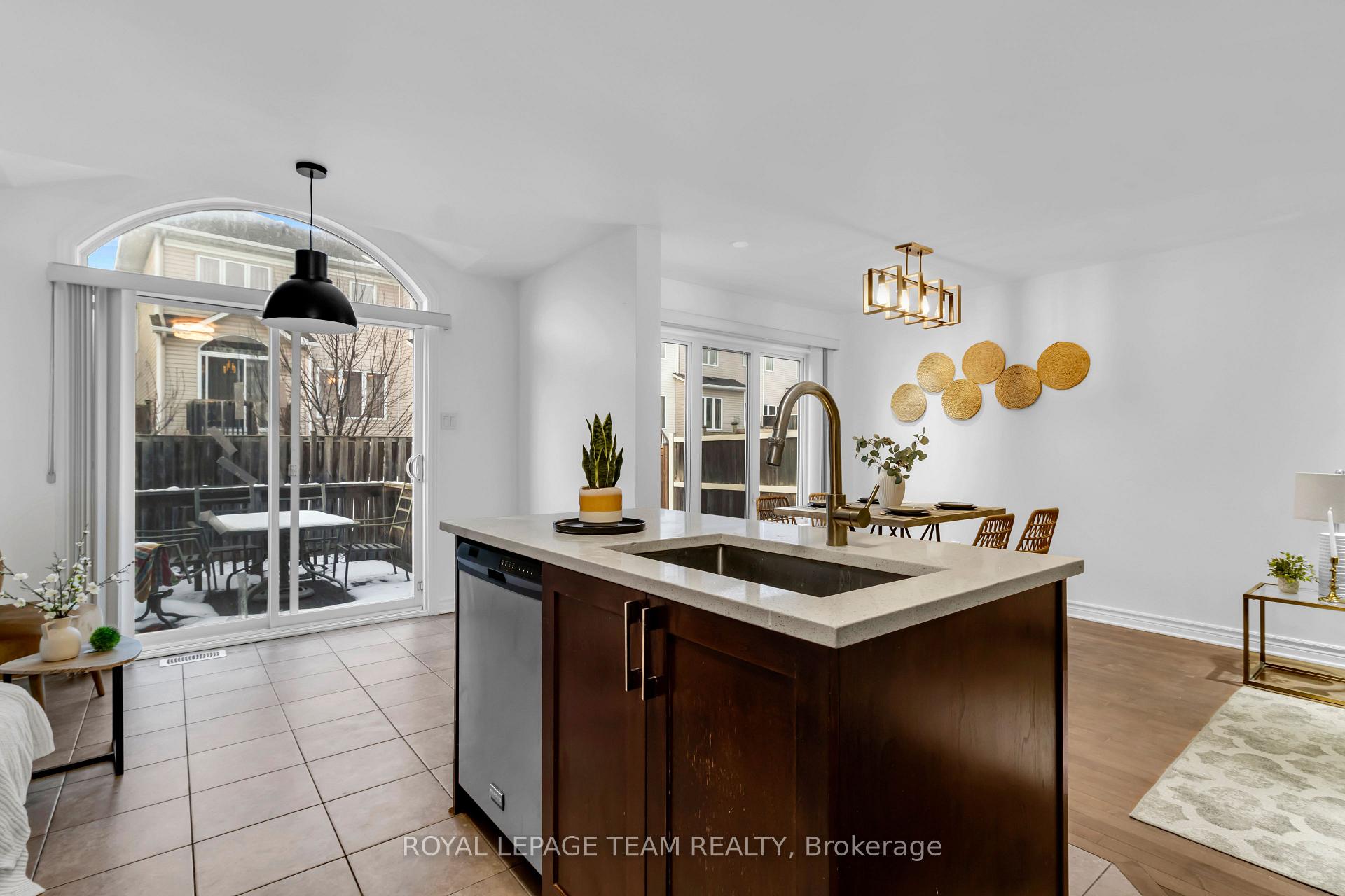 Photo 13 of 718 Paul Metivier Drive, Ottawa, Barrhaven - Strandherd — HOMEH