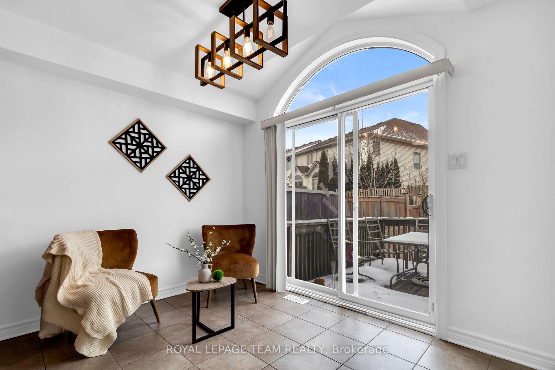 Photo 14 of 718 Paul Metivier Drive, Ottawa, Barrhaven - Strandherd — HOMEH