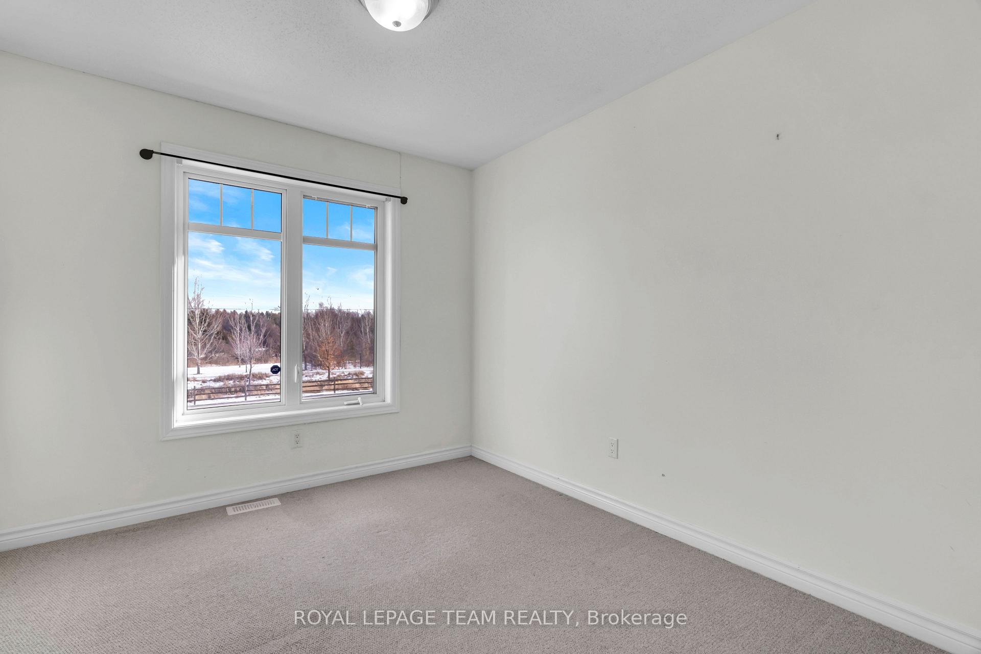 Photo 21 of 718 Paul Metivier Drive, Ottawa, Barrhaven - Strandherd — HOMEH