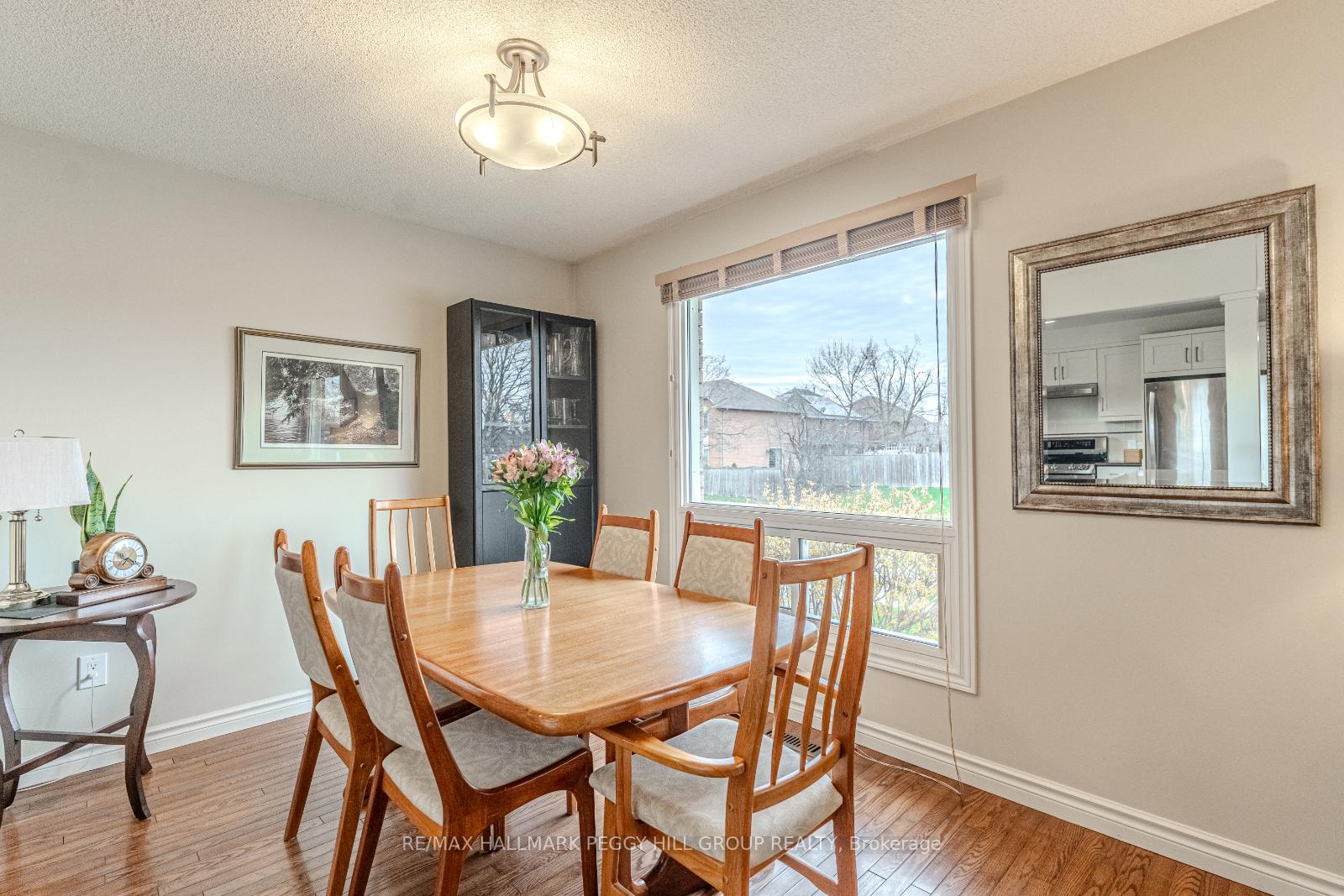 Photo 6 of 22 Coles Street, Barrie, Sunnidale — HOMEH