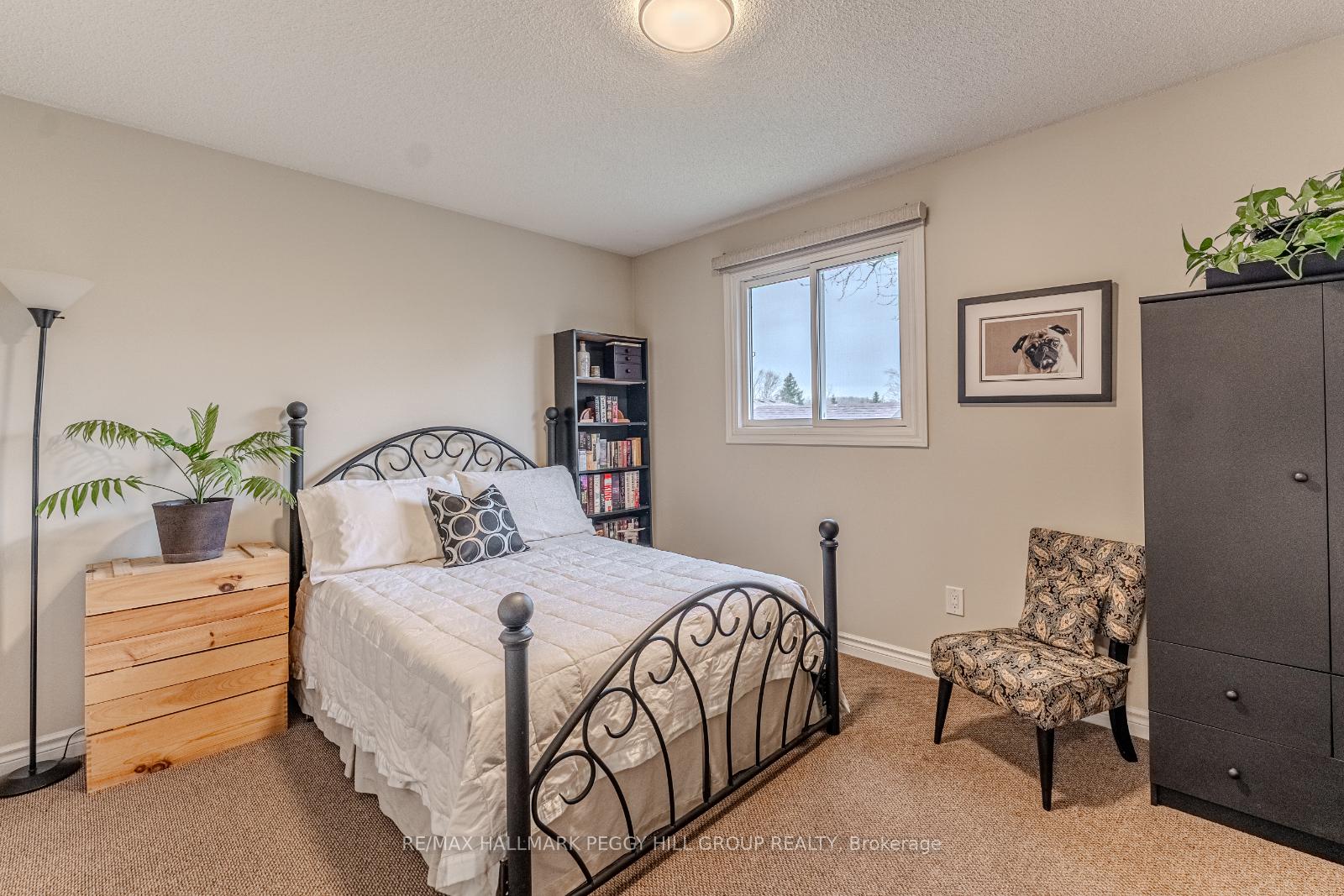 Photo 9 of 22 Coles Street, Barrie, Sunnidale — HOMEH