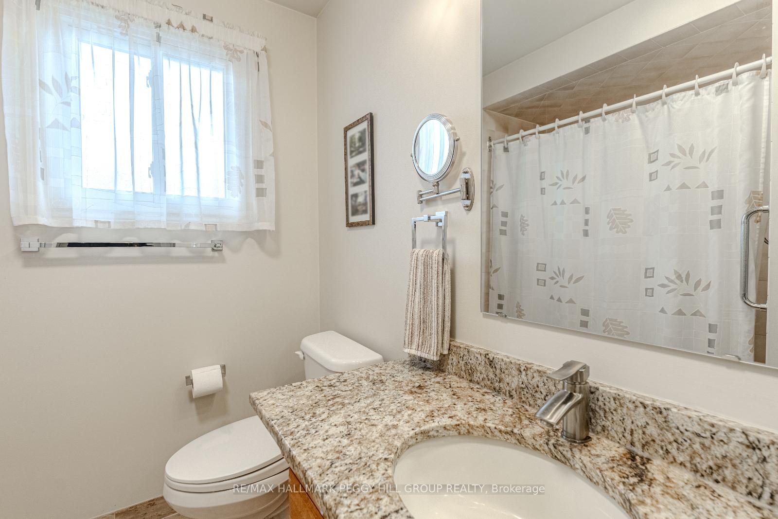 Photo 11 of 22 Coles Street, Barrie, Sunnidale — HOMEH