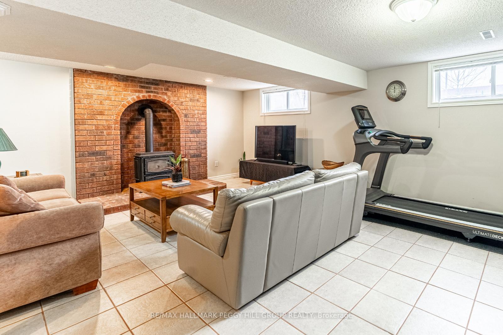 Photo 12 of 22 Coles Street, Barrie, Sunnidale — HOMEH