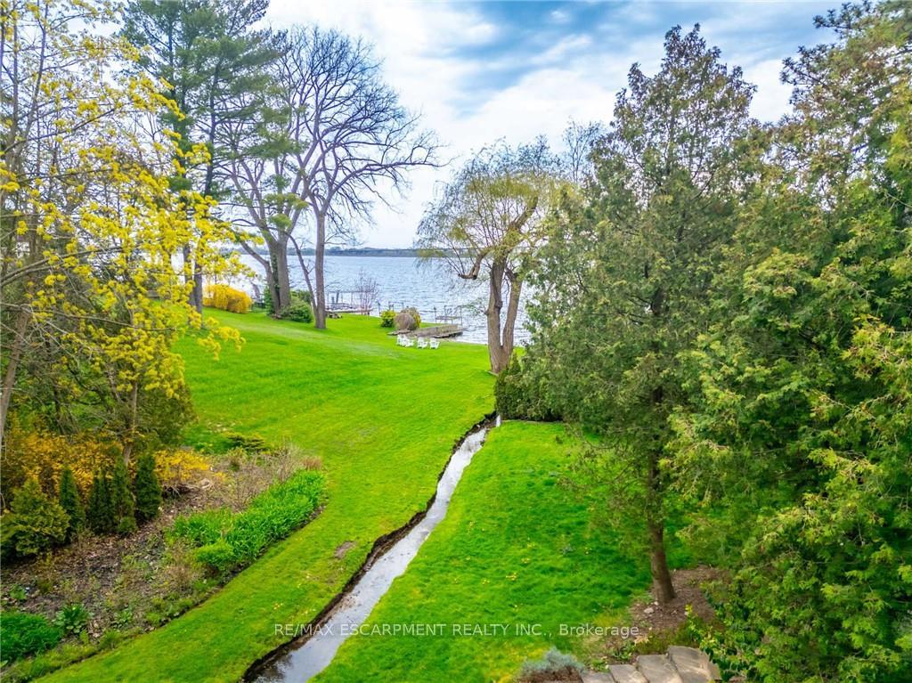 Photo 3 of 607 Edgewater Crescent, Burlington, LaSalle — HOMEH