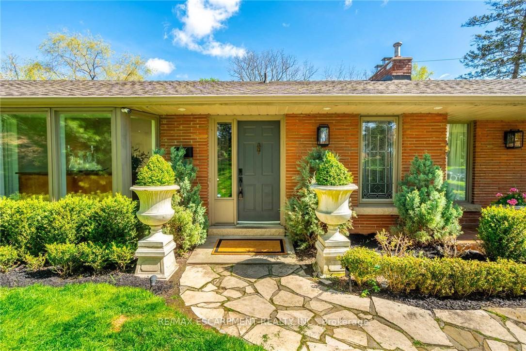 Photo 5 of 607 Edgewater Crescent, Burlington, LaSalle — HOMEH