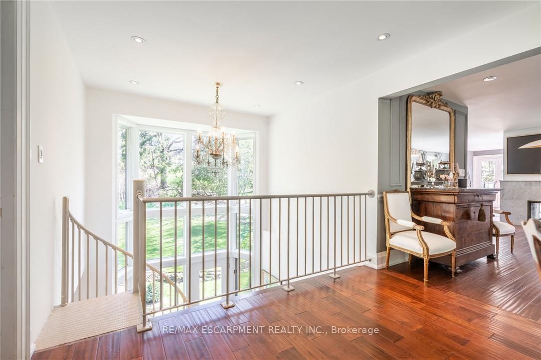 Photo 16 of 607 Edgewater Crescent, Burlington, LaSalle — HOMEH