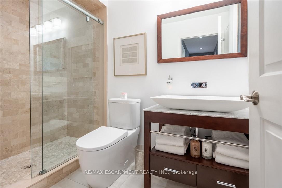 Photo 20 of 607 Edgewater Crescent, Burlington, LaSalle — HOMEH