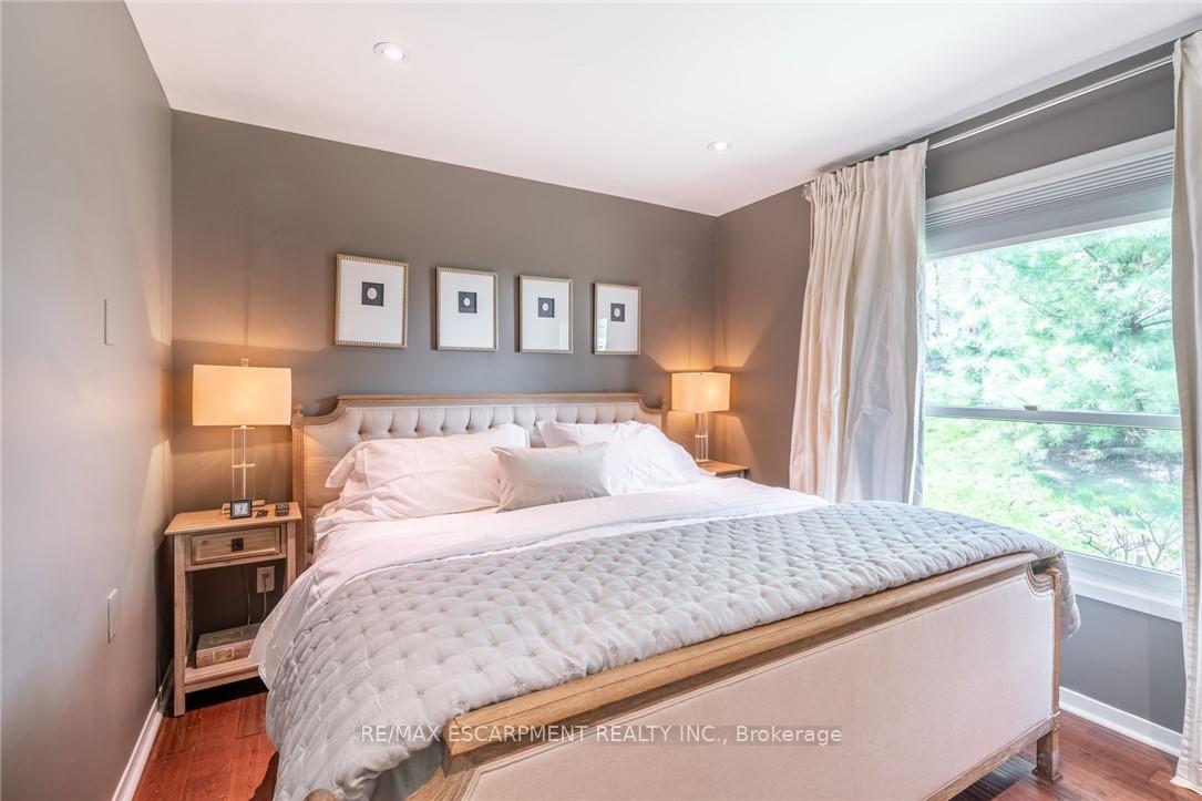Photo 21 of 607 Edgewater Crescent, Burlington, LaSalle — HOMEH