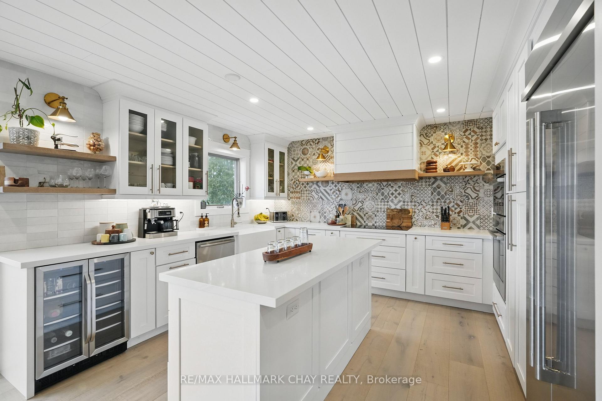 Photo 3 of 133 Fox Run, Barrie, Letitia Heights — HOMEH
