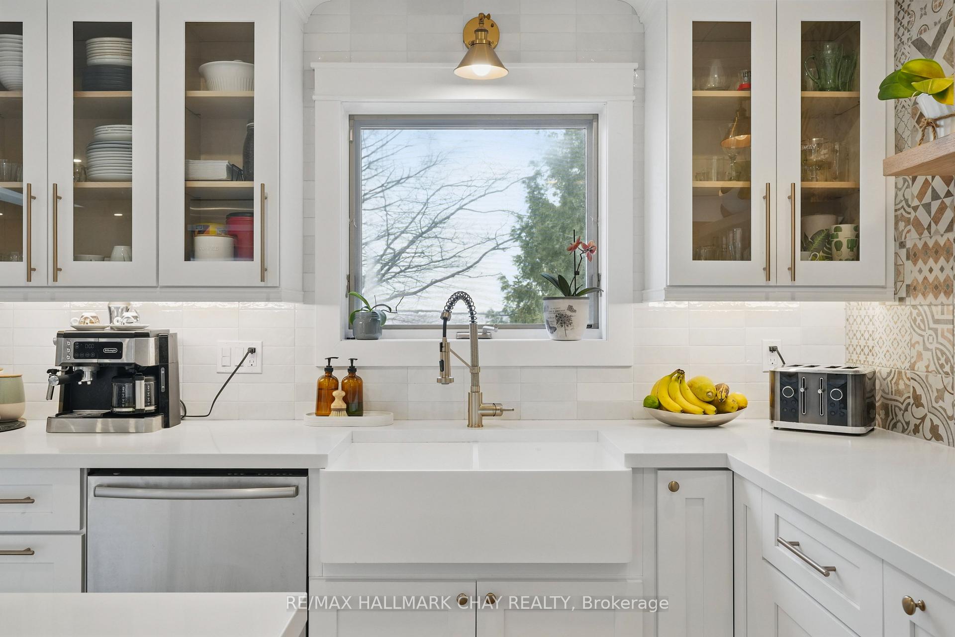 Photo 6 of 133 Fox Run, Barrie, Letitia Heights — HOMEH