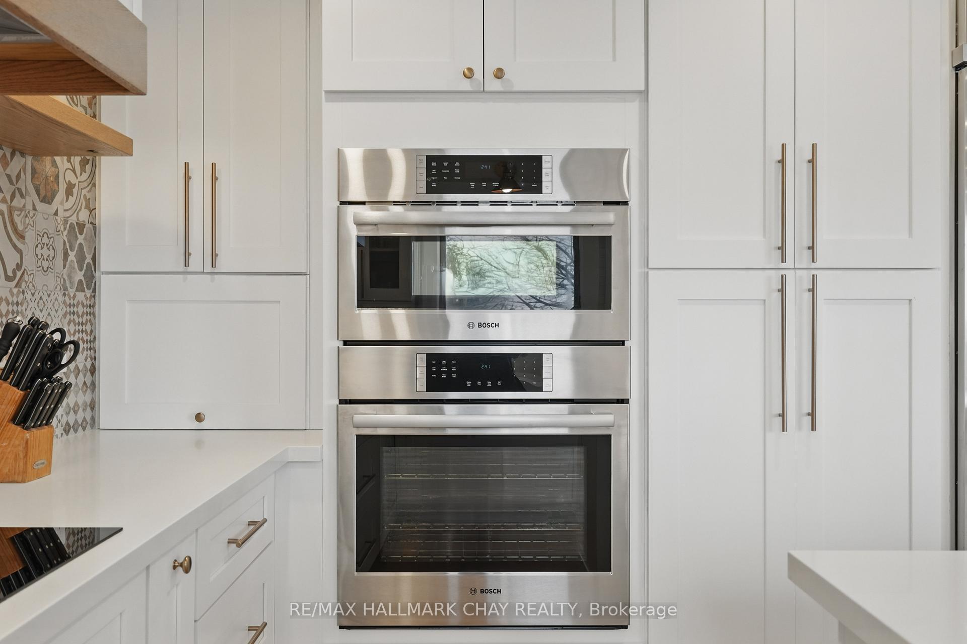 Photo 7 of 133 Fox Run, Barrie, Letitia Heights — HOMEH