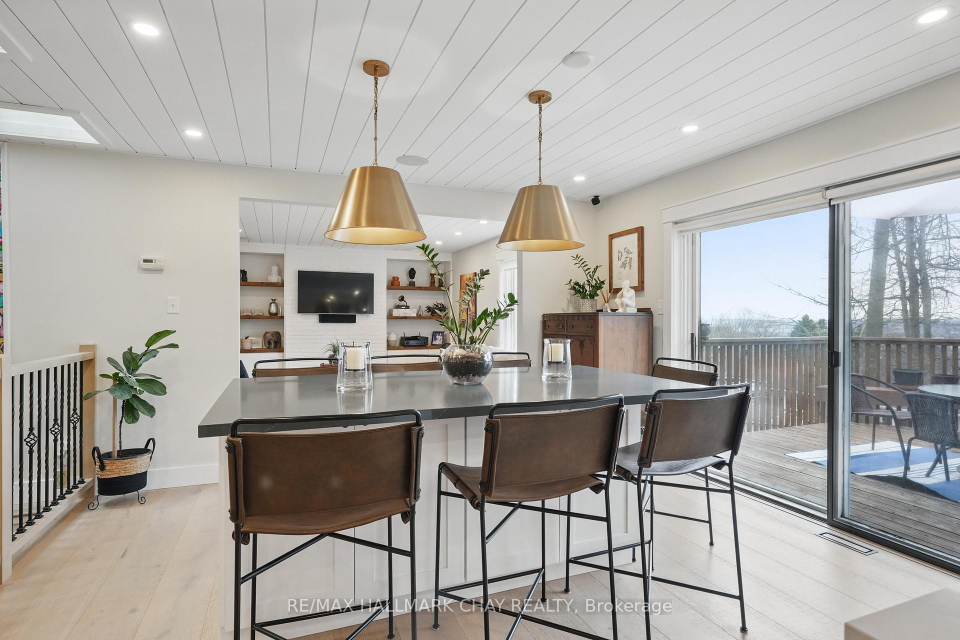 Photo 8 of 133 Fox Run, Barrie, Letitia Heights — HOMEH