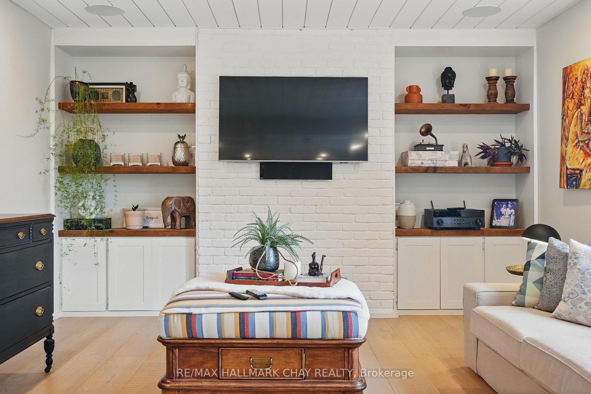 Photo 12 of 133 Fox Run, Barrie, Letitia Heights — HOMEH