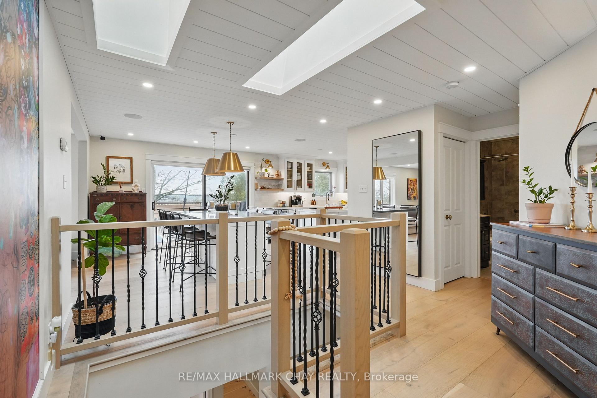 Photo 13 of 133 Fox Run, Barrie, Letitia Heights — HOMEH