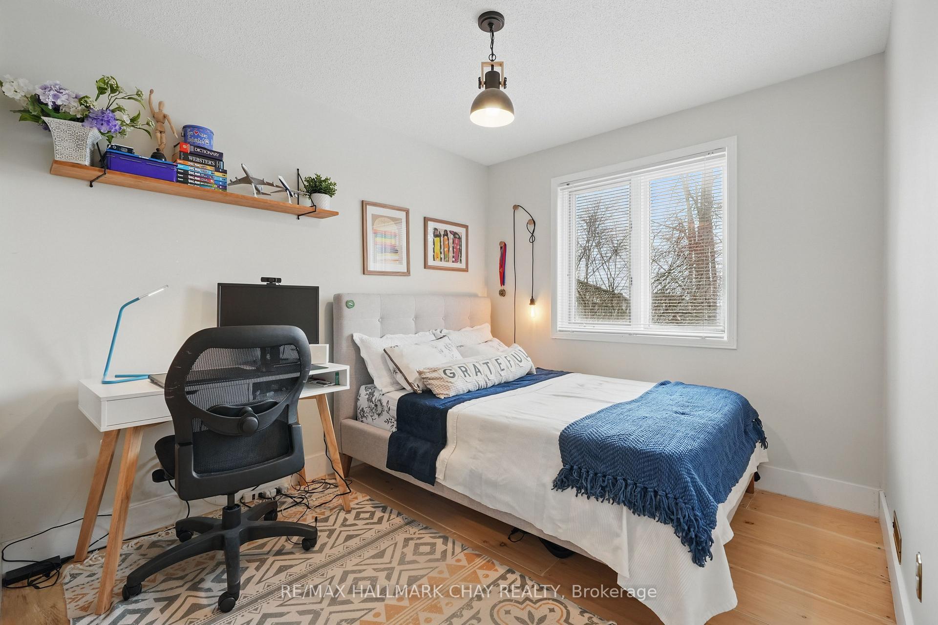 Photo 18 of 133 Fox Run, Barrie, Letitia Heights — HOMEH