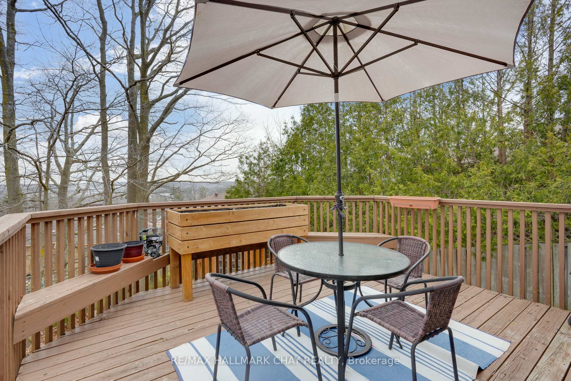Photo 21 of 133 Fox Run, Barrie, Letitia Heights — HOMEH