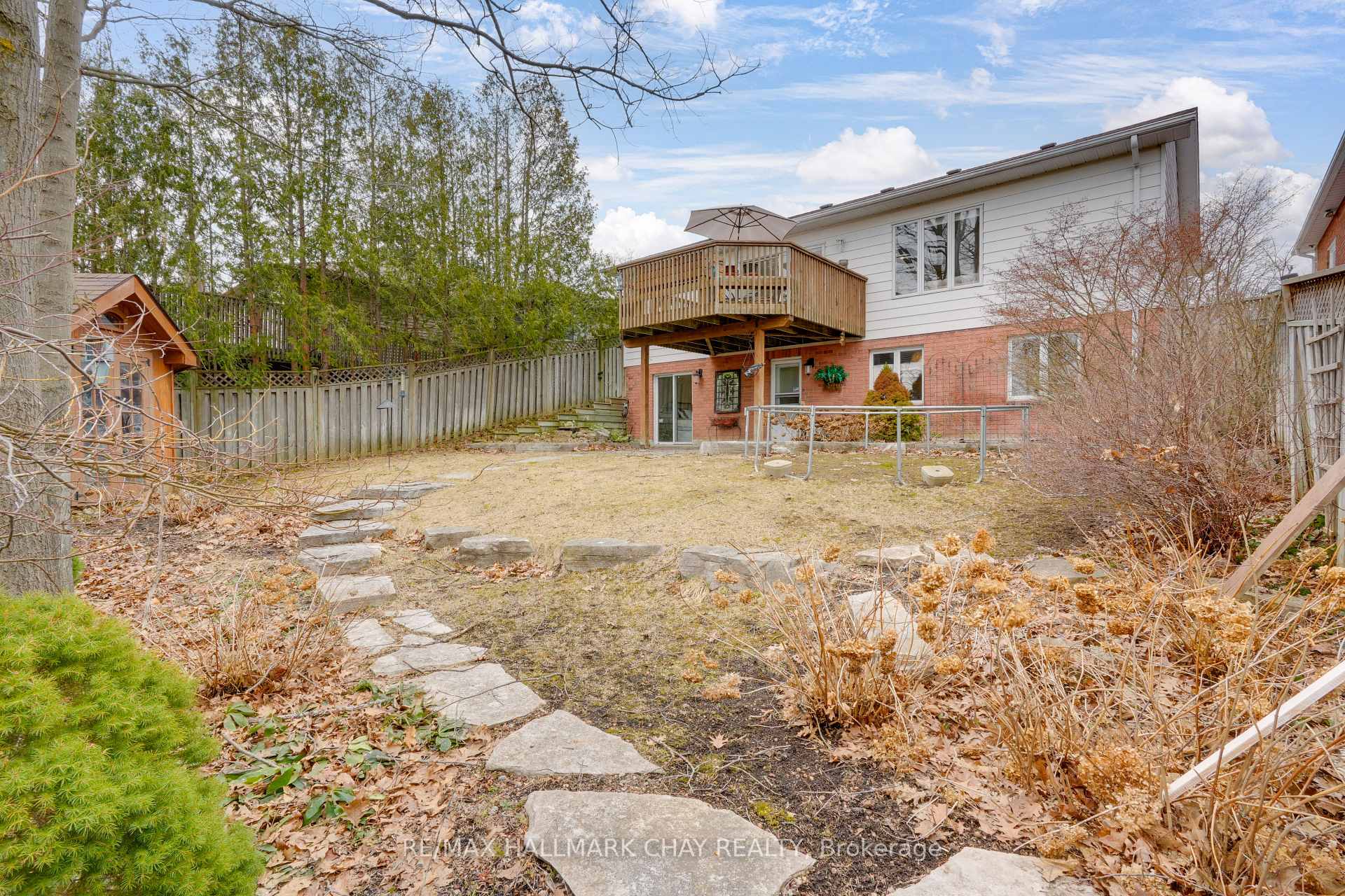 Photo 22 of 133 Fox Run, Barrie, Letitia Heights — HOMEH