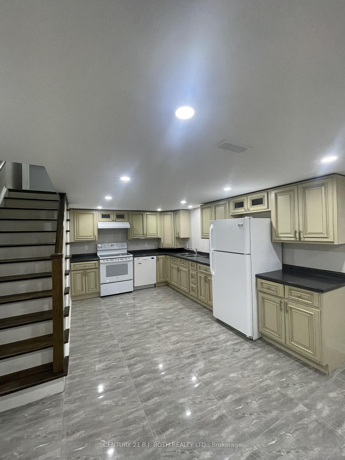 Photo 4 of 225 Cox Mill Road, Barrie, Painswick North — HOMEH