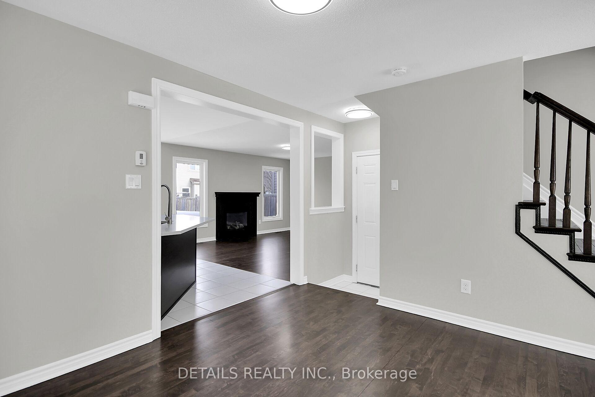 Photo 3 of 3003 Freshwater Way, Ottawa, Barrhaven - Half Moon Bay — HOMEH