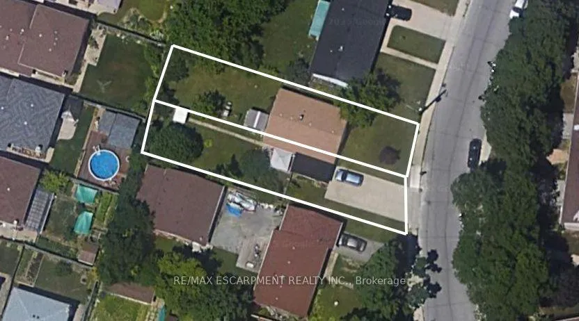 Photo 5 of 388 East 25th Street, Hamilton, Burkholme — HOMEH