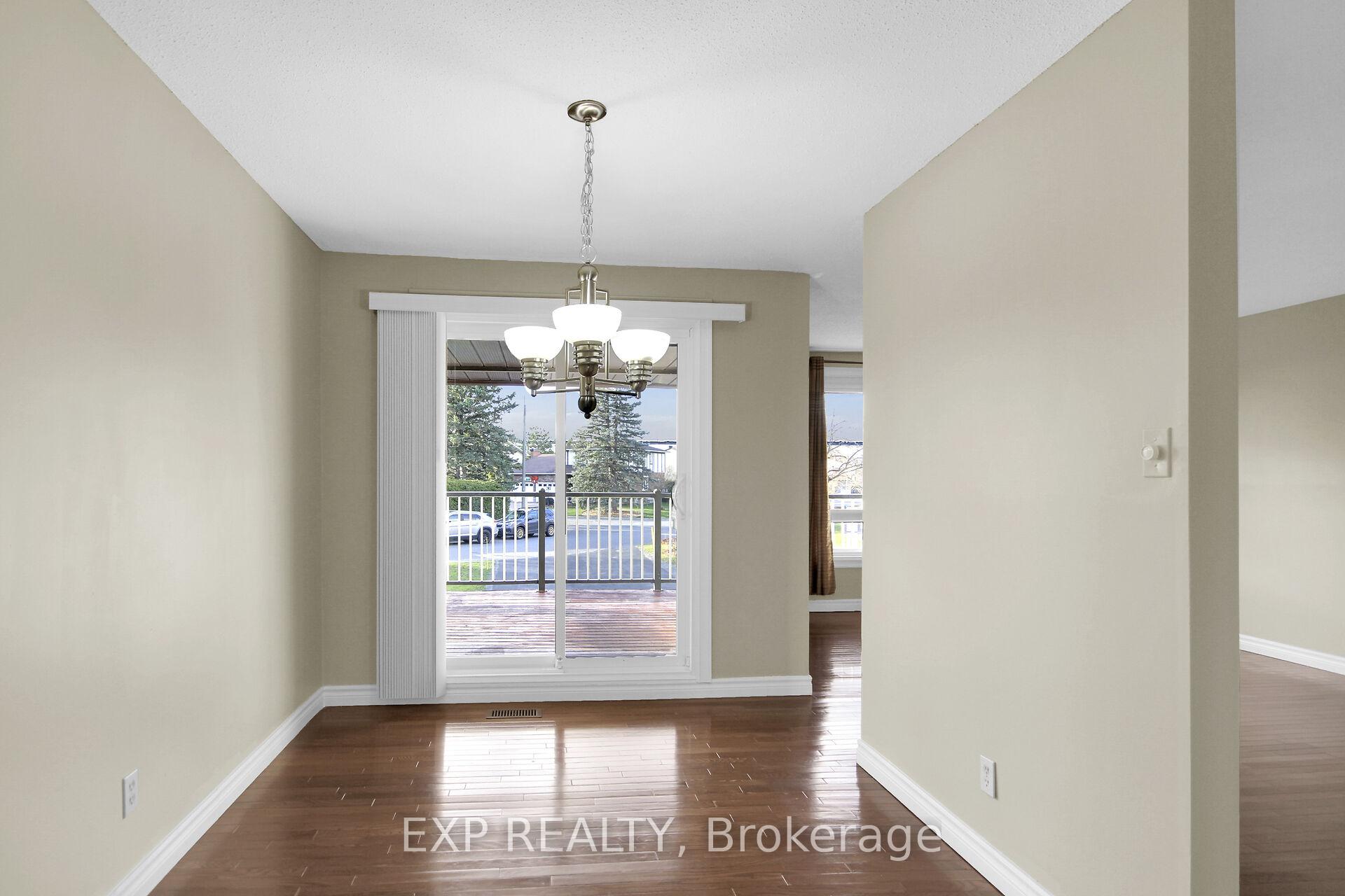 Photo 5 of 8 Henfield Avenue, Ottawa, Barrhaven - Knollsbrook — HOMEH