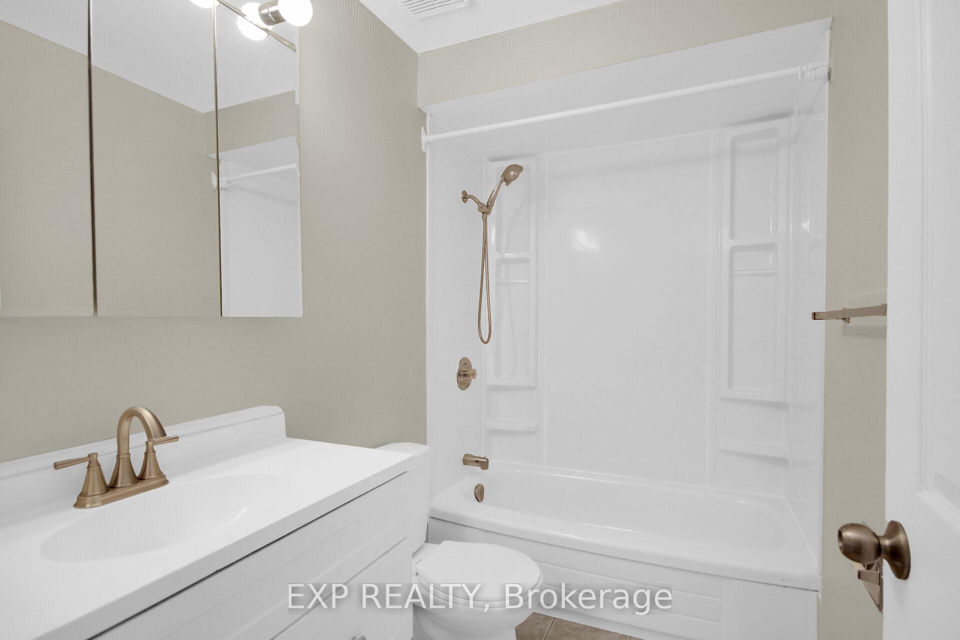 Photo 23 of 8 Henfield Avenue, Ottawa, Barrhaven - Knollsbrook — HOMEH
